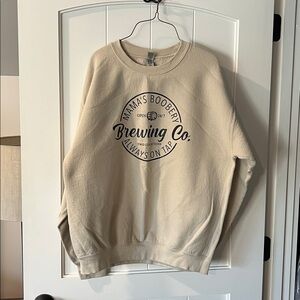 Gildan Cream Graphic Sweatshirt